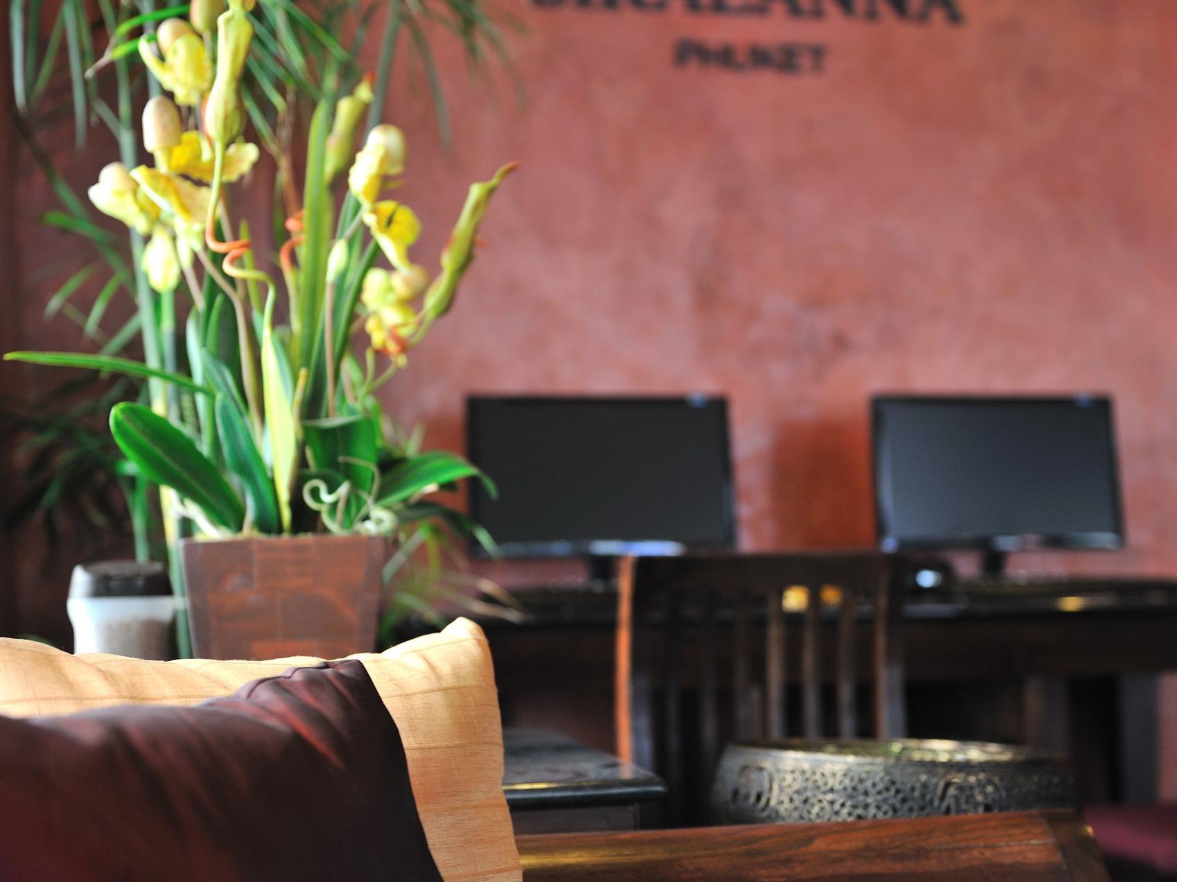 Siralanna Hotel Patong Exteriör bild