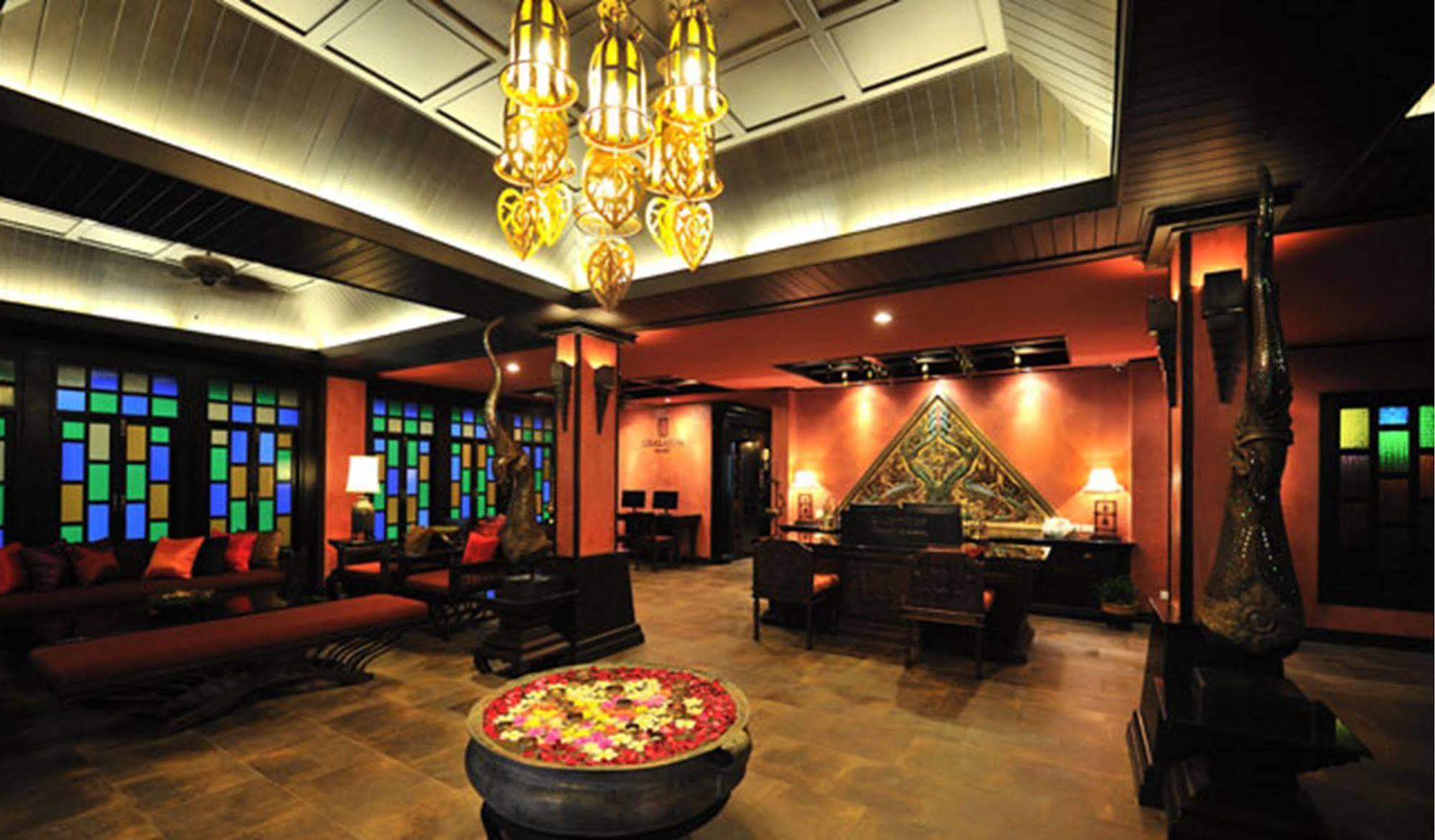 Siralanna Hotel Patong Exteriör bild